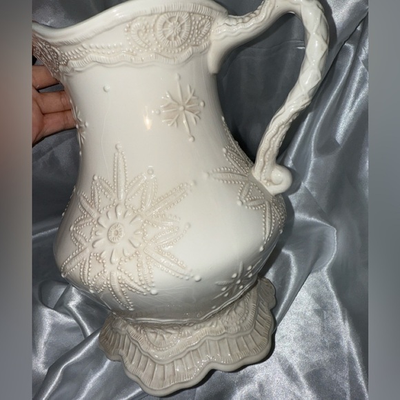 Seasonal Elegance Snowflake collection by Cracker Barrel - Picture 4 of 8